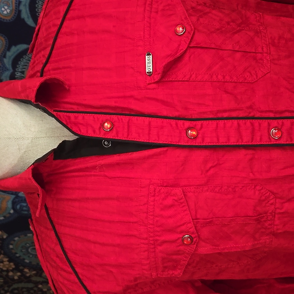 Guess Jeans Red Graphic Tee - Picture 4 of 7